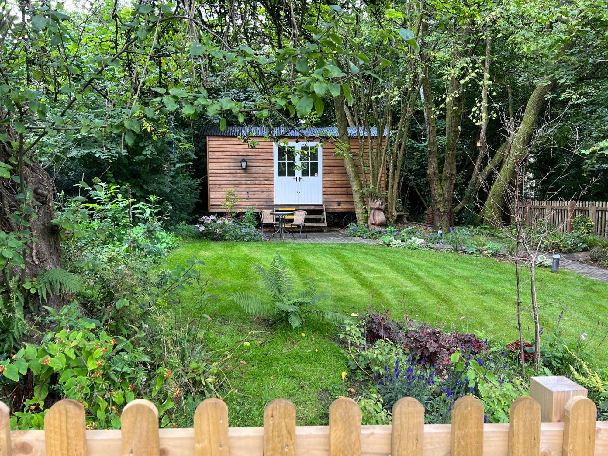 Tranquil Spot Shepherds Hut Cinderford Екстер'єр фото